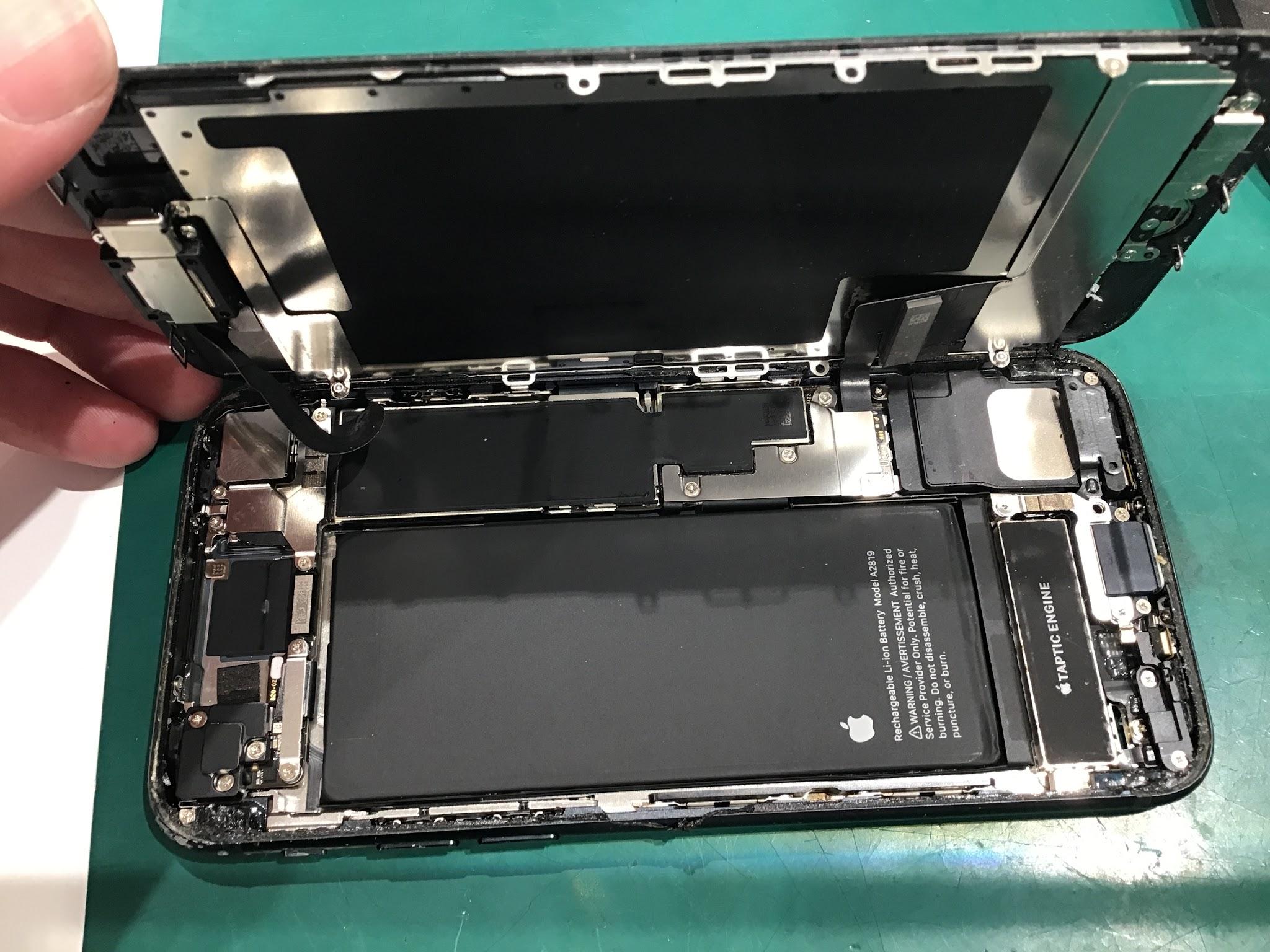 iPhoneSE第3世代の画面交換を承りました！【スマホ修理工房丸井錦糸町店】